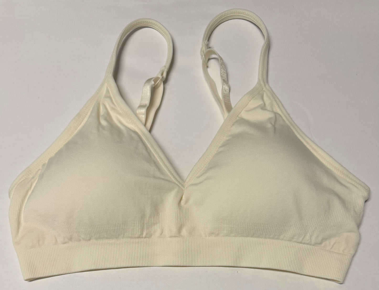 Fitted V-Front Adjustable / Convertible Straps Padded Bra